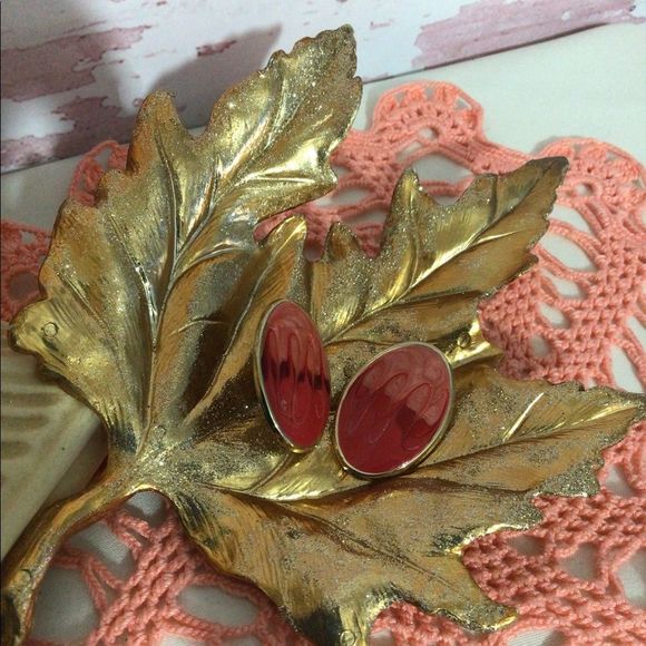 Vintage 80’s Enamel Earrings Gold Metal Base Red Pink Swirls Oval Earrings Post - Picture 5 of 14